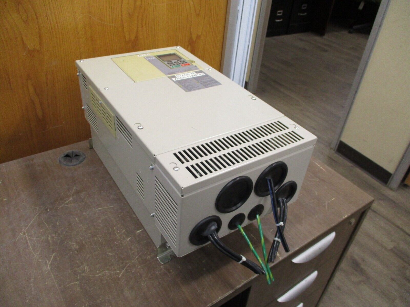 Yaskawa P1000 AC Drive CIMR-PU4A0072FAA Rev. A 50HP 3Ph w/ Keypad Used