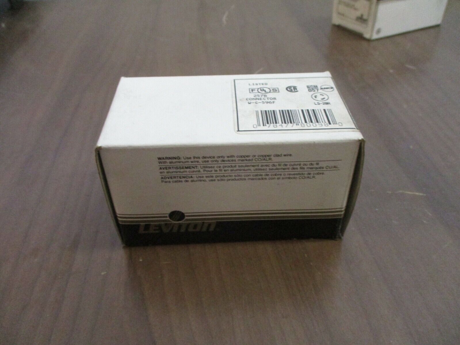 Leviton Connector 2313-CY 20A 125V 2P 3W *Lot of 2* New Surplus