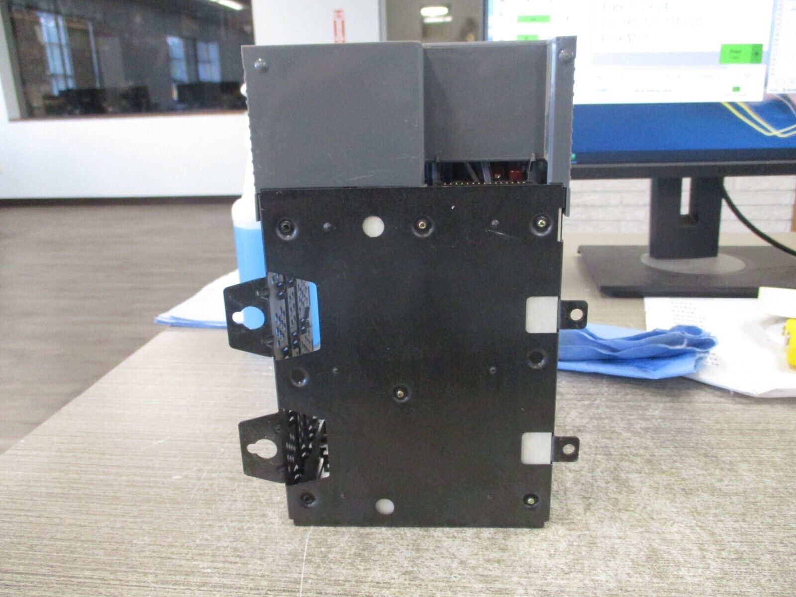 Allen-Bradley SLC 500 PLC Rack W/Power Supply 1746-A4/1746-P3 4-Slot Used