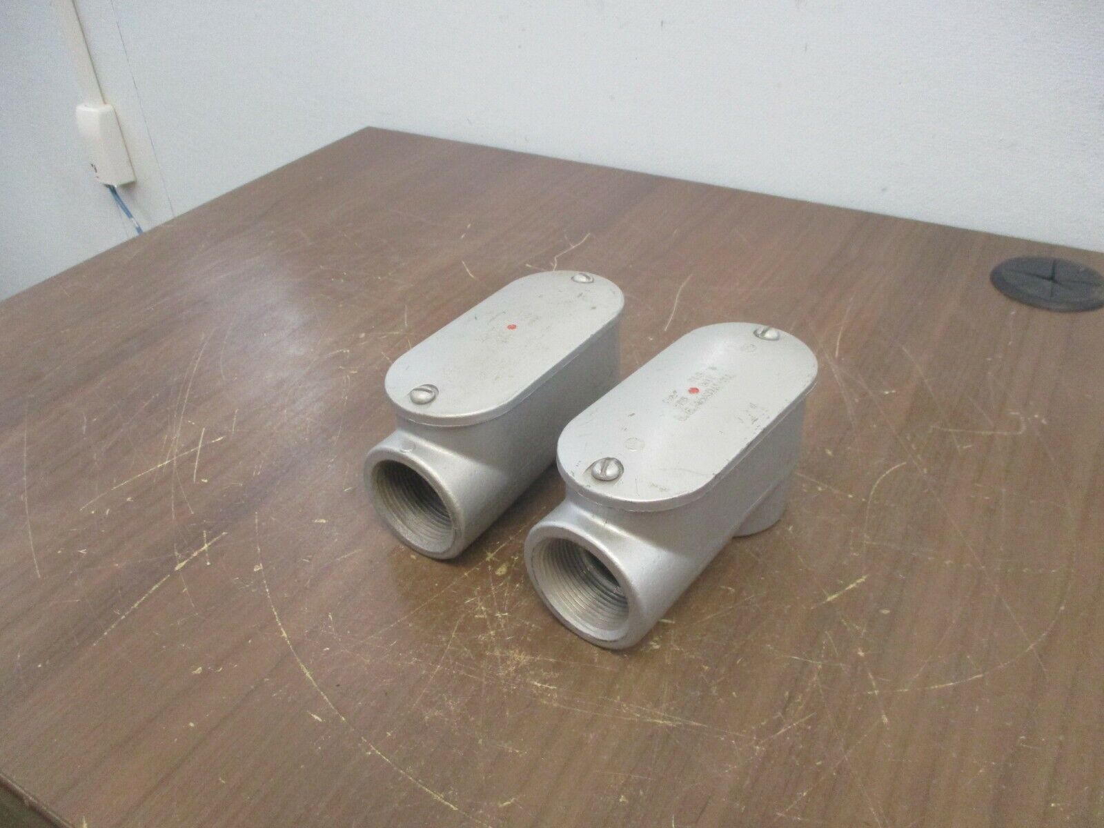 L.E. Mason Red Dot Aluminum Conduit Body SLB-XL 1-1/4" Used **Lot of 2**