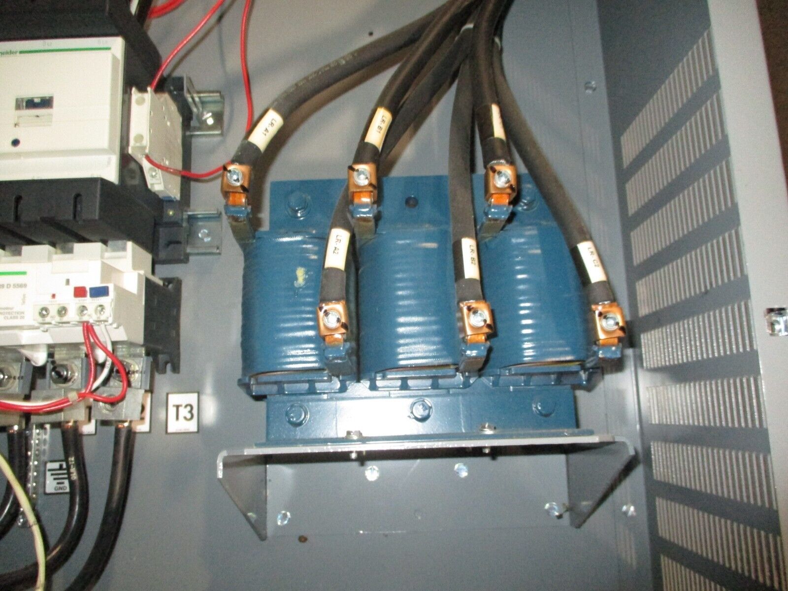 Square D E-Flex Altivar AC Drive w/ Bypass 8839 EFDRG4VY Ser. B 75HP 3Ph Used