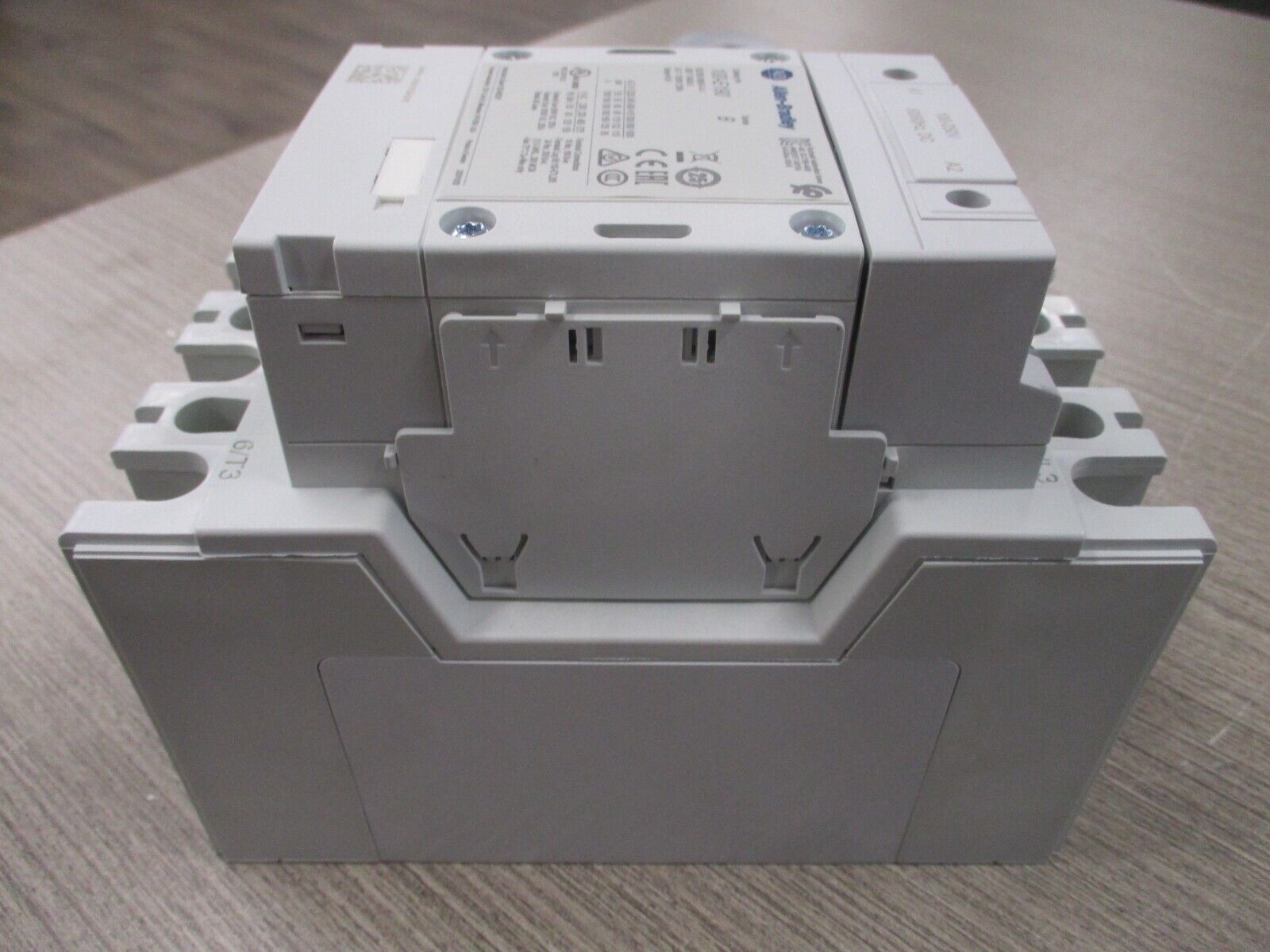 Allen-Bradley Contactor 100-E190KD11 Ser. B 100-250v AC/DC Coil 190A New Surplus