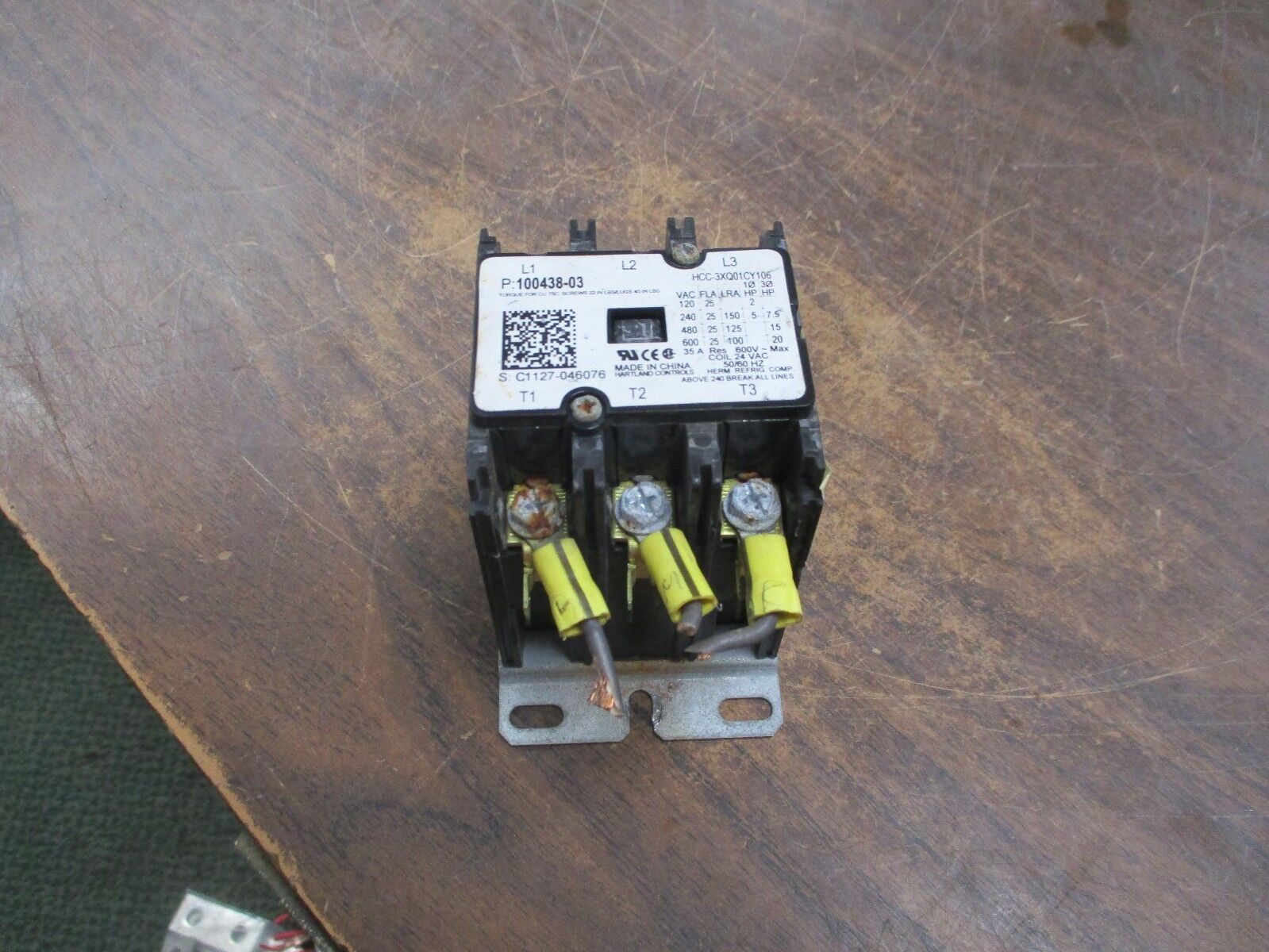 Tyco Electronics Contactor 100438-03 24V Coil 25A 600V Used