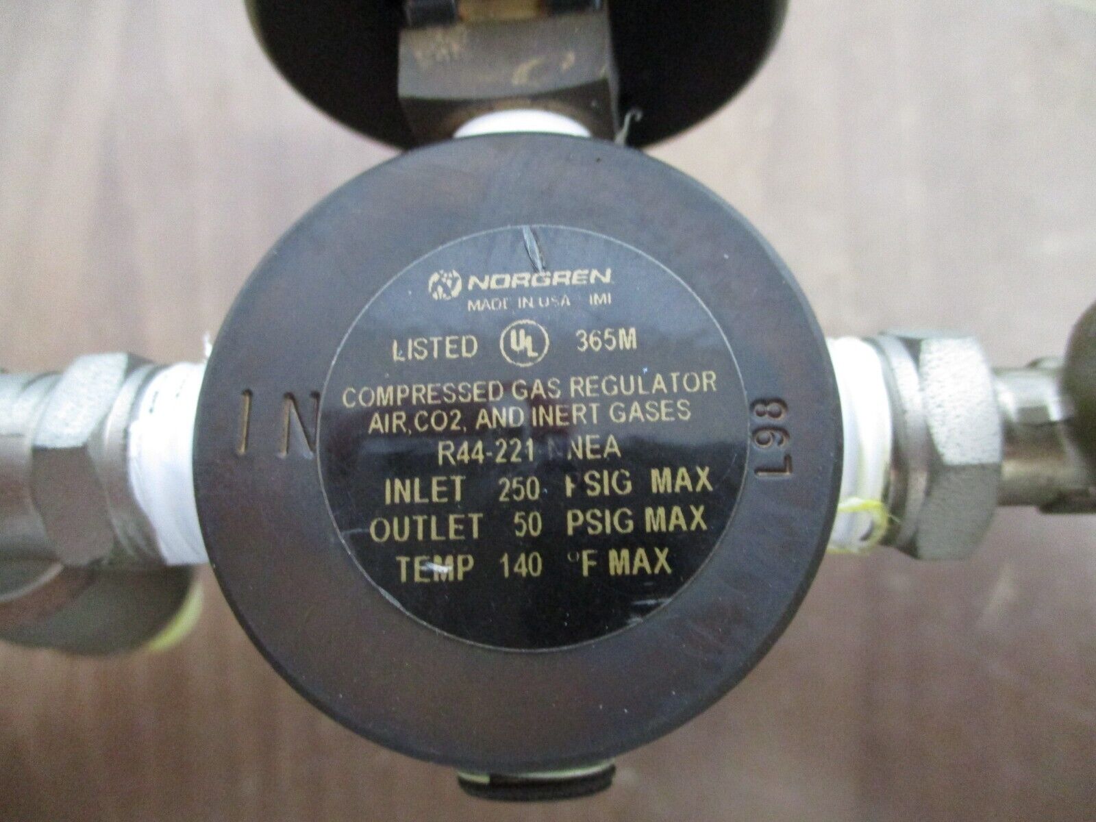 Norgren Compressed Gas Regulator R44-221-NNEA Air, CO2, Inert Gas Temp: 140°