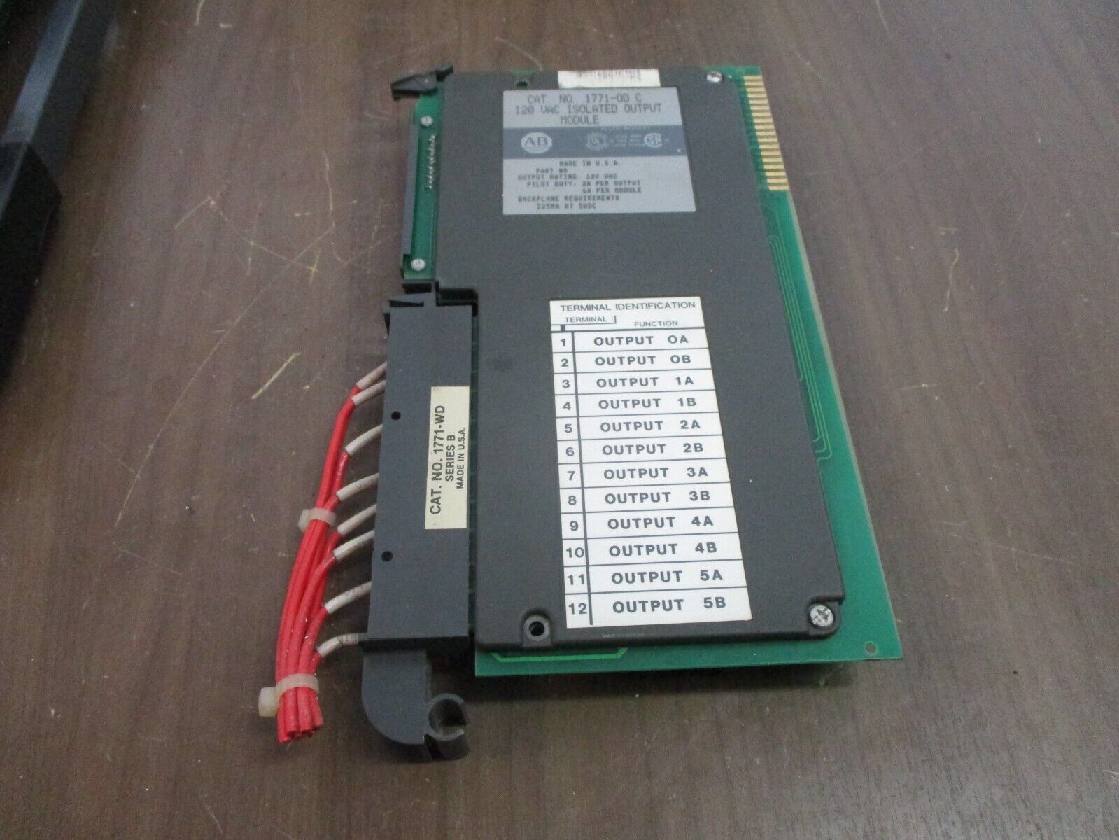 Allen-Bradley Isolated AC Output Module 1771-OD C Used