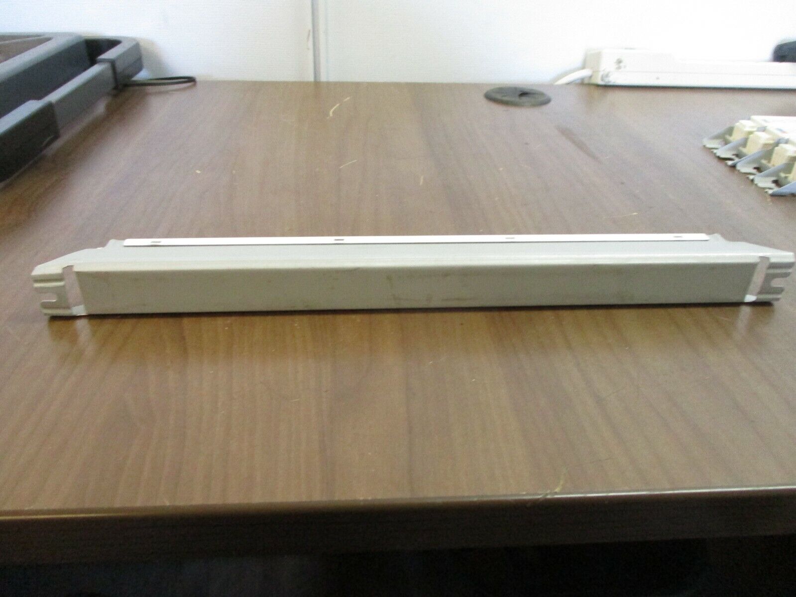 Universal Lighting Technologies Triad Electronic Ballast B232IUNV-C 120-277V