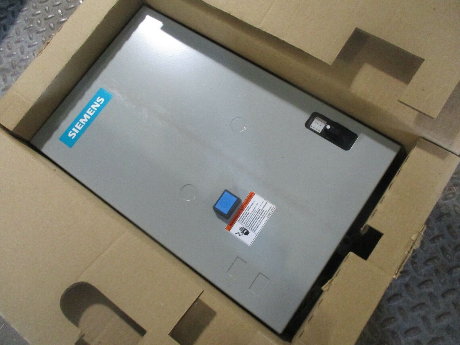 Siemens Enclosed Size 0 Starter 14CUB32BF 120V Coil Trip: 0.75-3.4A New Surplus