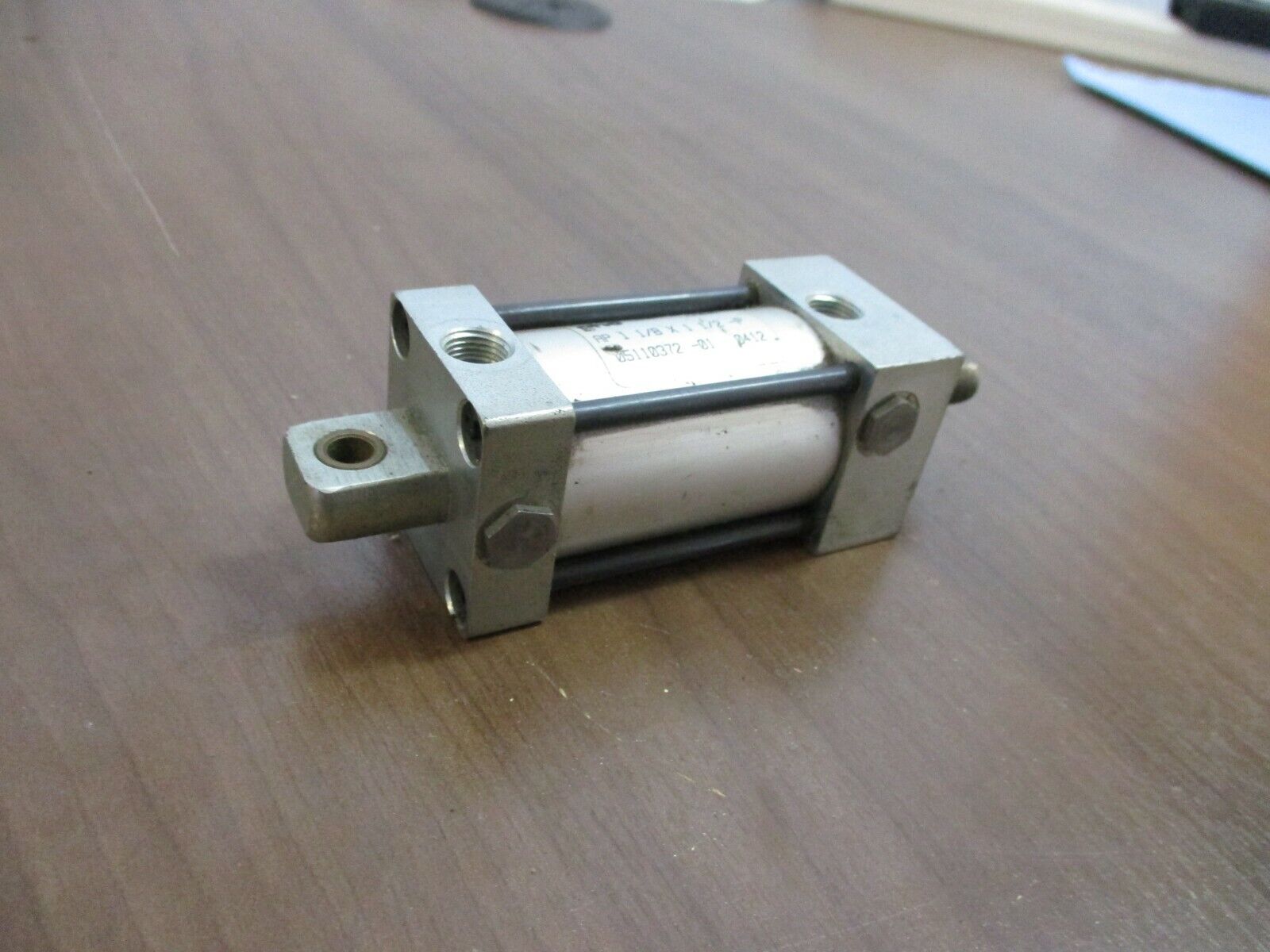 PHD Pneumatic Cylinder AP11/8X11/2-P Used