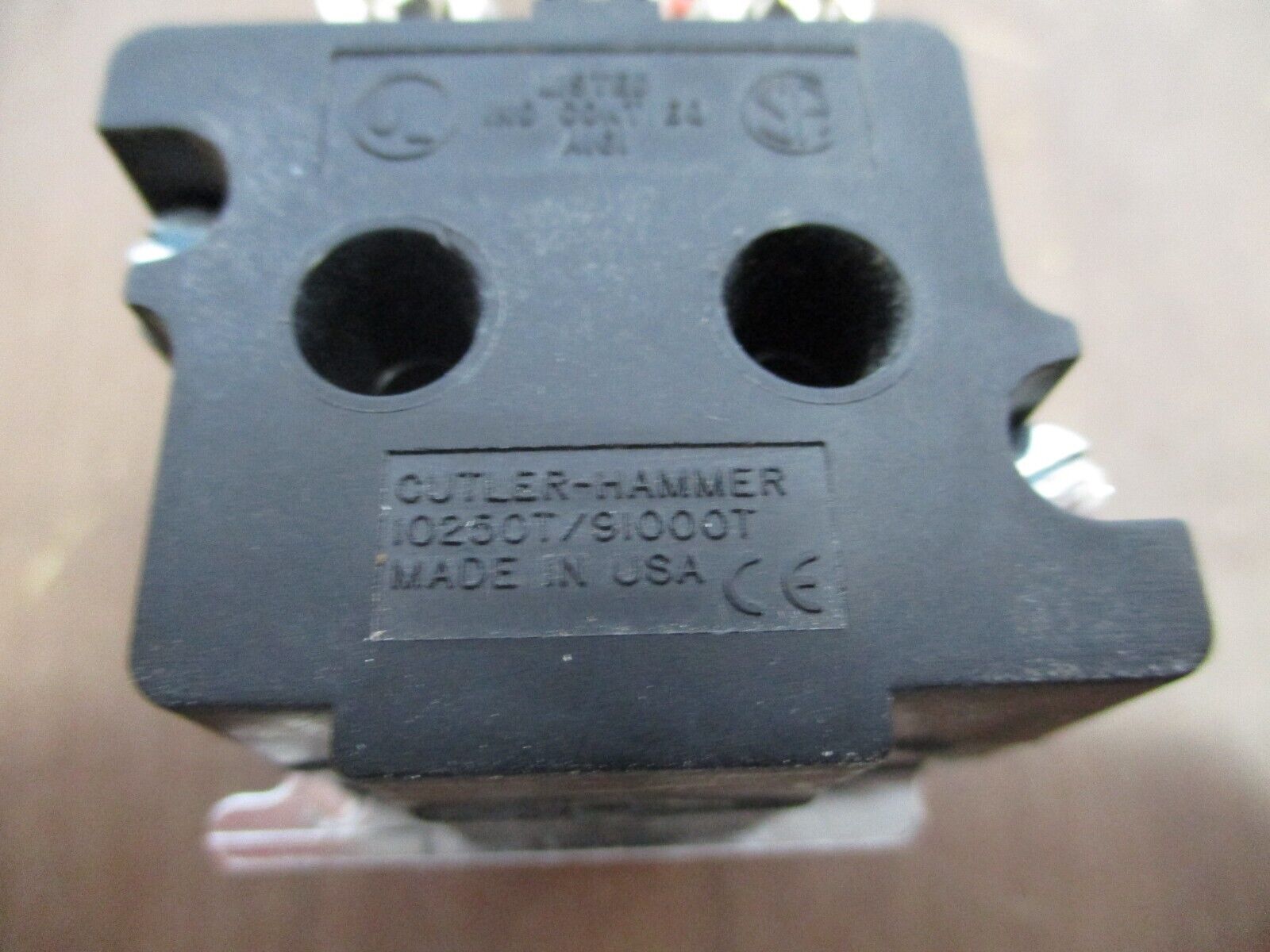 Cutler-Hammer Indicator Light 10250T / 91000T Red Used