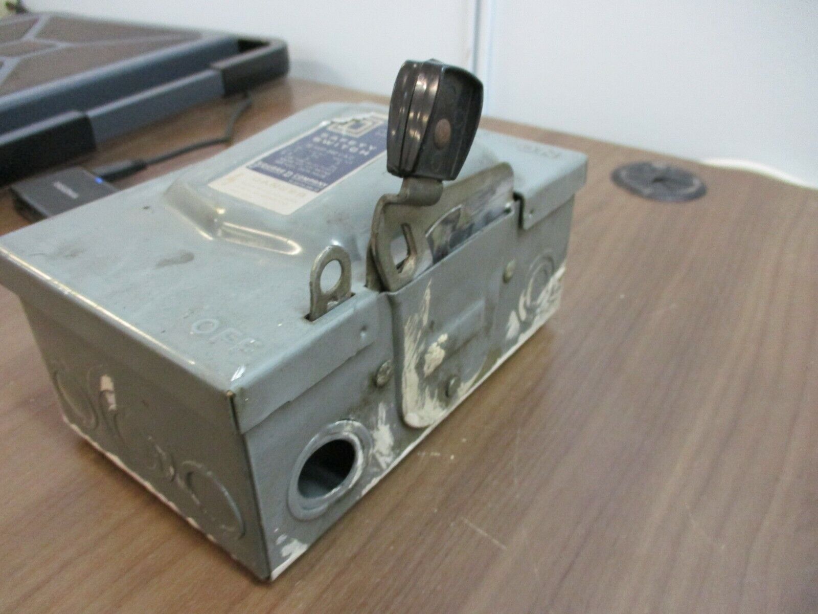 Square D Fusible Safety Switch/Disconnect D-221-N 30A 240V Used