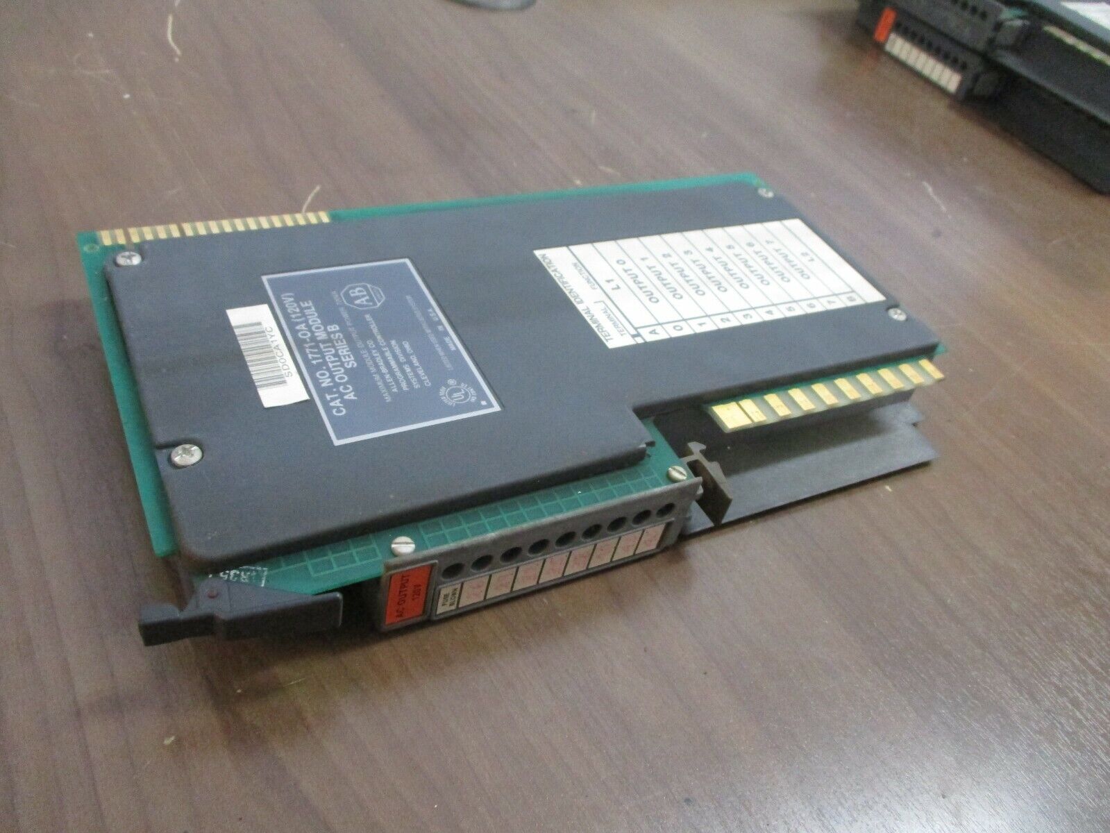Allen-Bradley AC Output Module 1771-OA Ser. B 120V Used