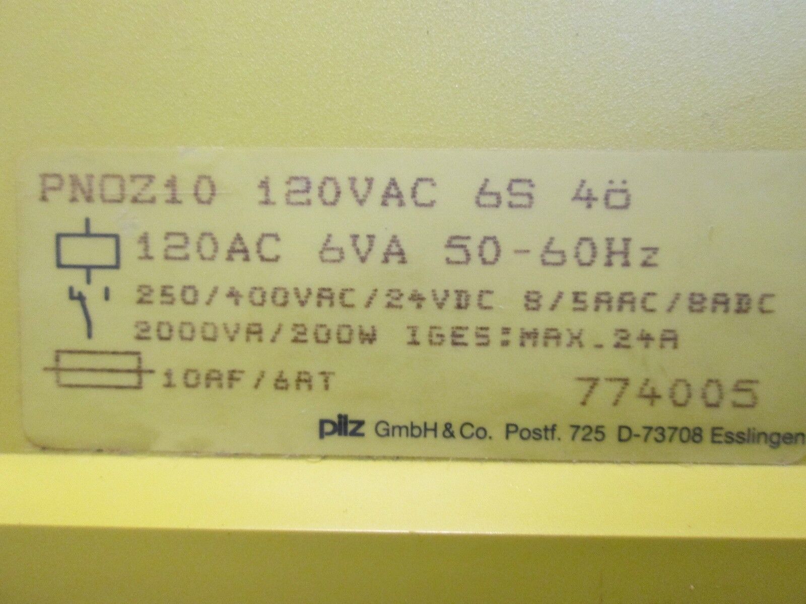 Pilz Safety Relay PNOZ10 120VAC 6VA 50/60Hz Used