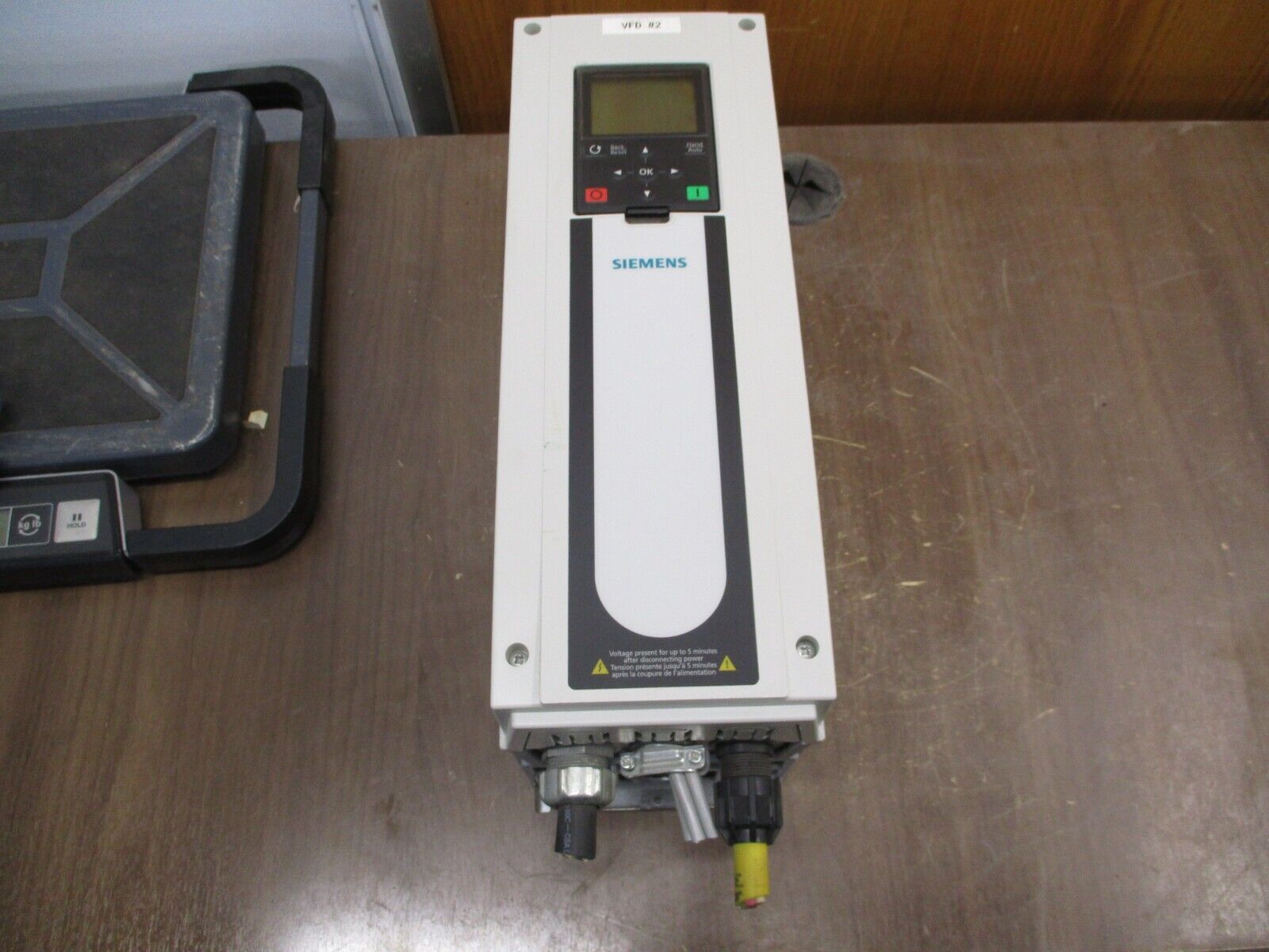 Siemens AC Drive BT300-005X2-01X 5HP 3Ph Output: 0-Uin 0-320Hz 18A w/ Keypad