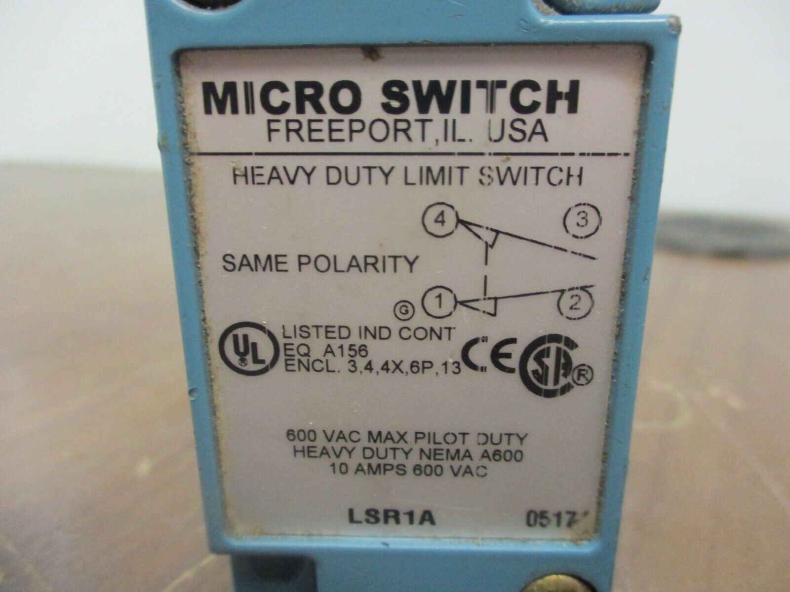 Micro Switch Limit Switch LSR1A 10A 600V Used *No Head*