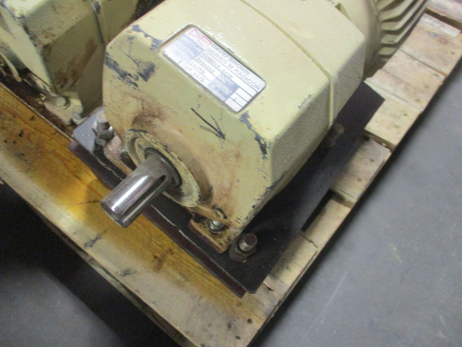Baldor AC Gearmotor 1.5HP 1800RPM FR: 145TC 230/460V 4.2/2.1A 3Ph 60Hz Used