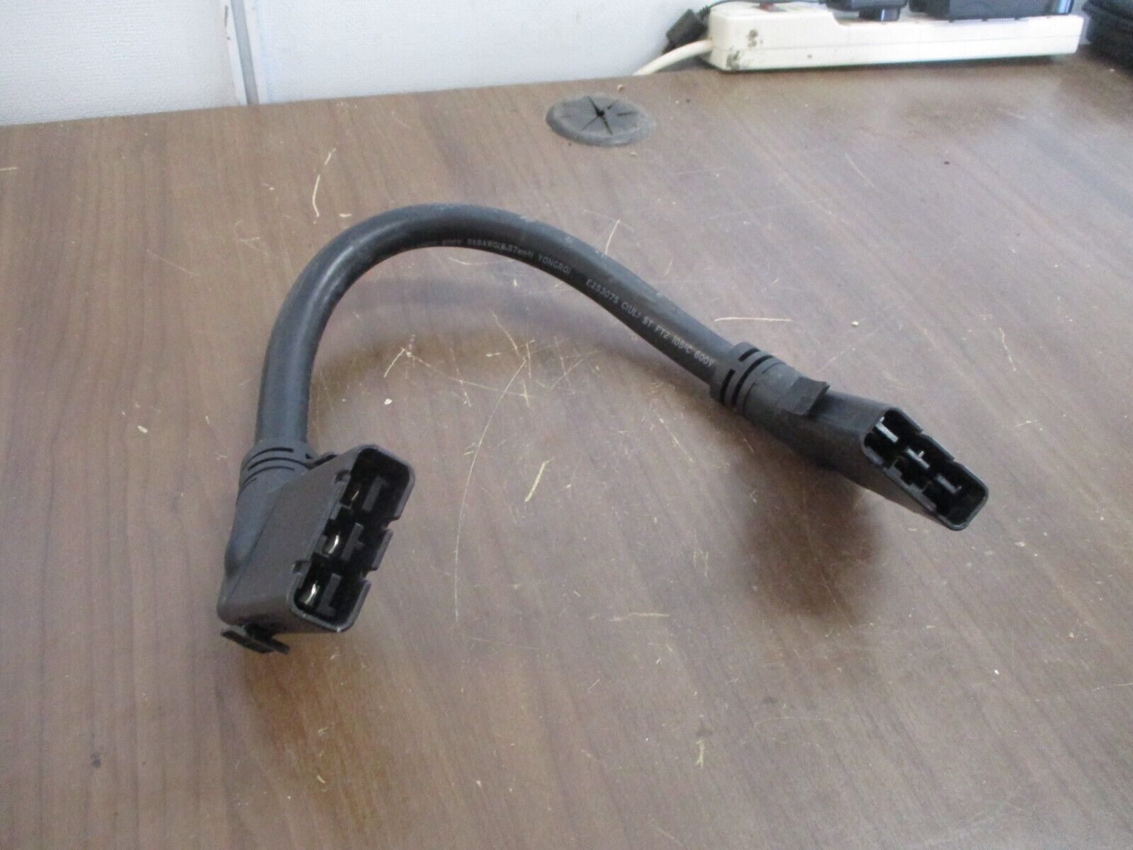 Yongroi Battery Charging Cable E253075 600V Used