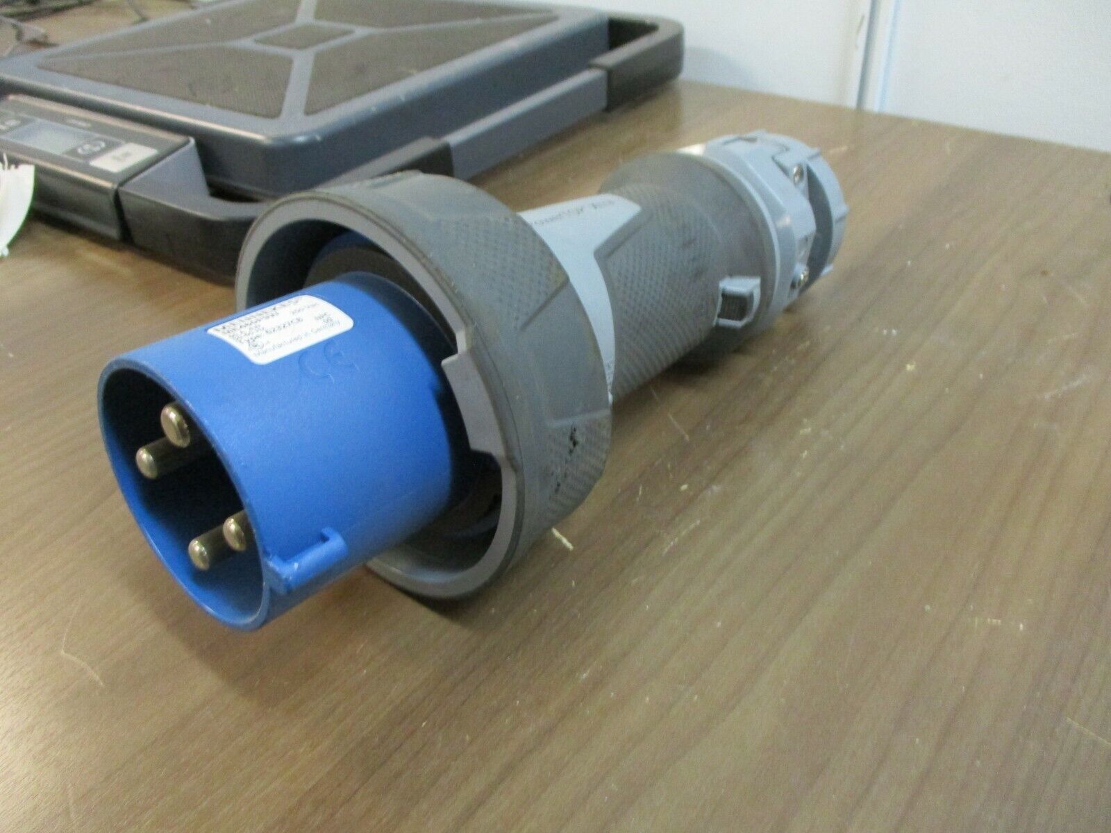 Mennekes PowerTOP Xtra Plug ME460P9W 60A 250V 4W 50-60Hz Used
