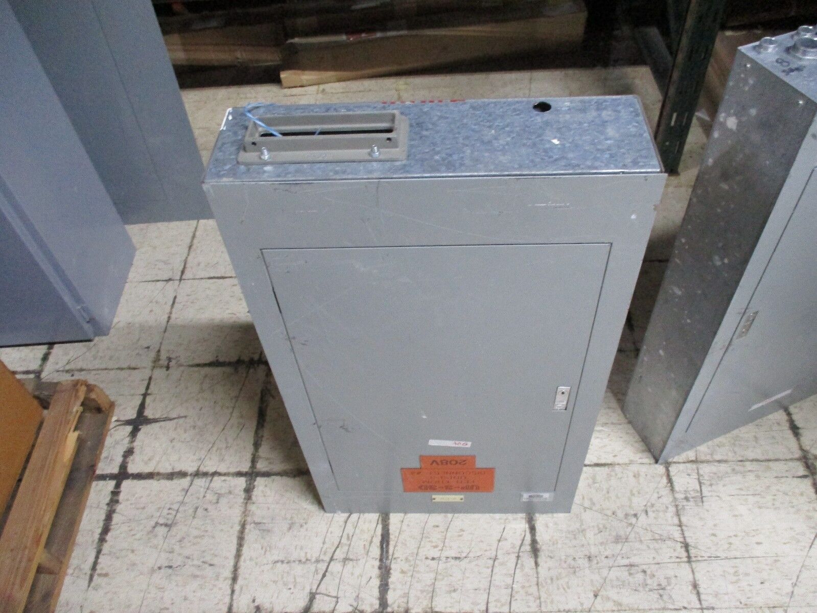 Westinghouse Main Lug Circuit Breaker Panel CG-15706 42-Slot, 225A Max 3Ph 4W