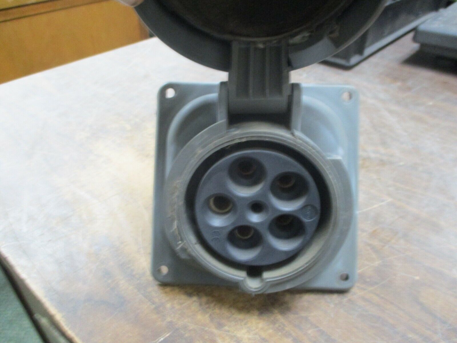 Pass & Seymour Watertight Receptacle PS5100R9-W 100A 120/208V 3Ph Used