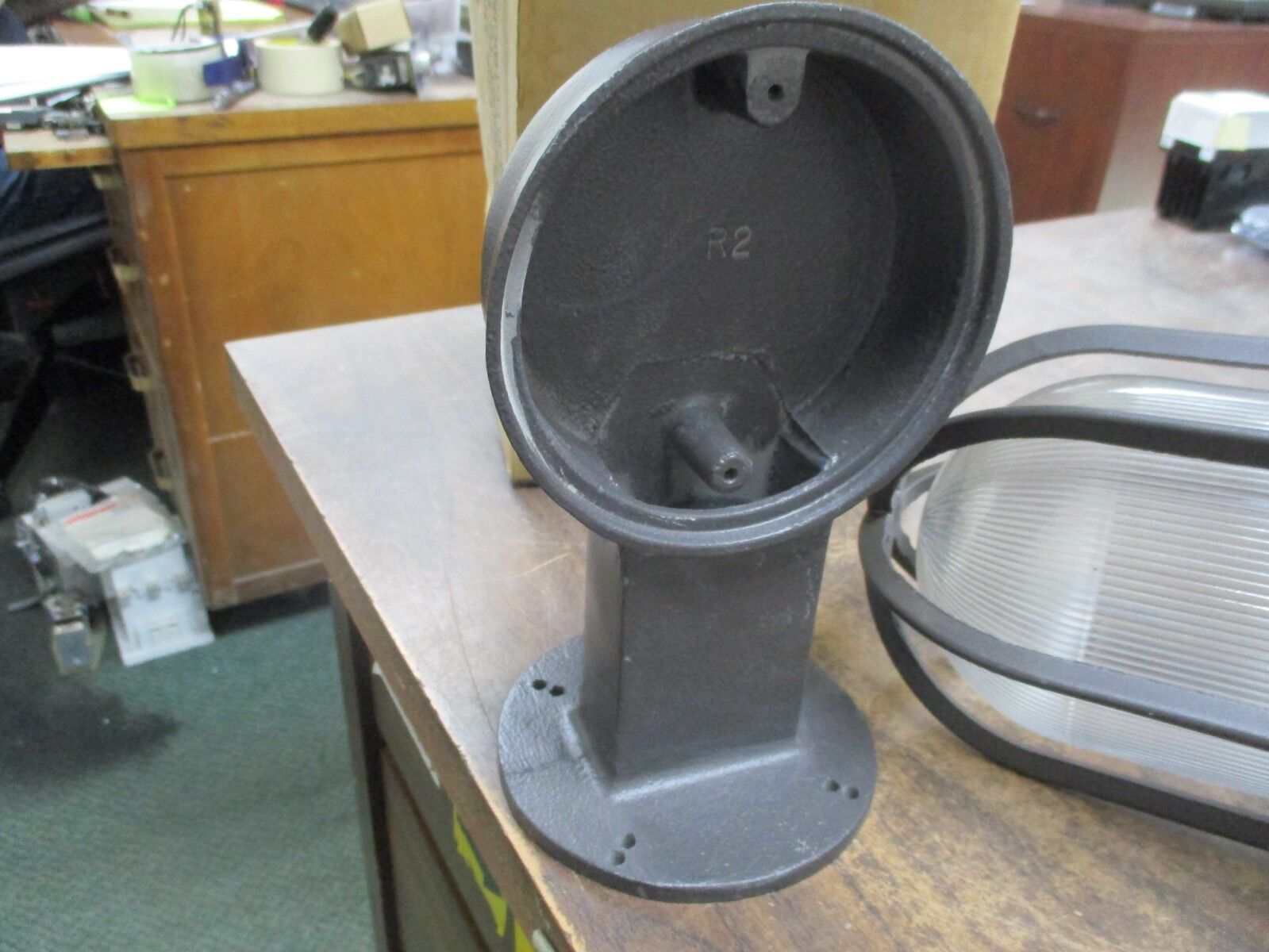 Benjamin Dust Proof Light 723373 New Surplus