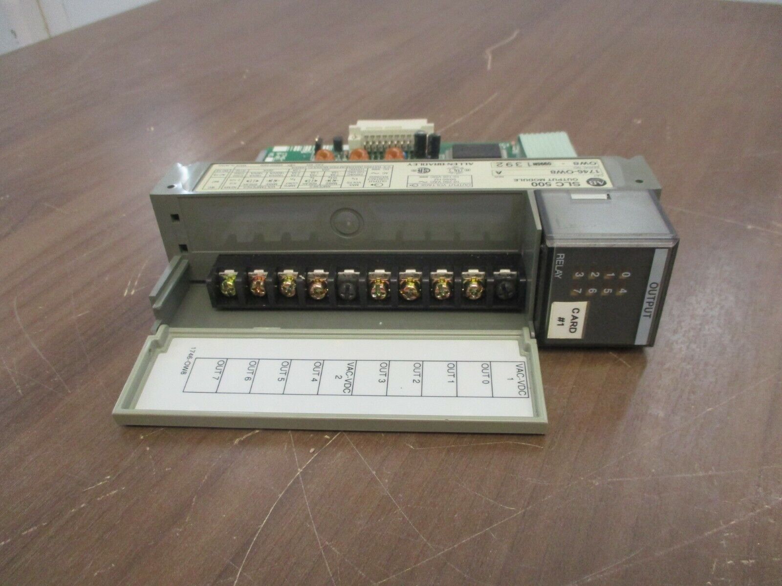 Allen-Bradley SLC 500 Output Module 1746-OW8 Ser. A 10-250VAC 10-125VDC Used