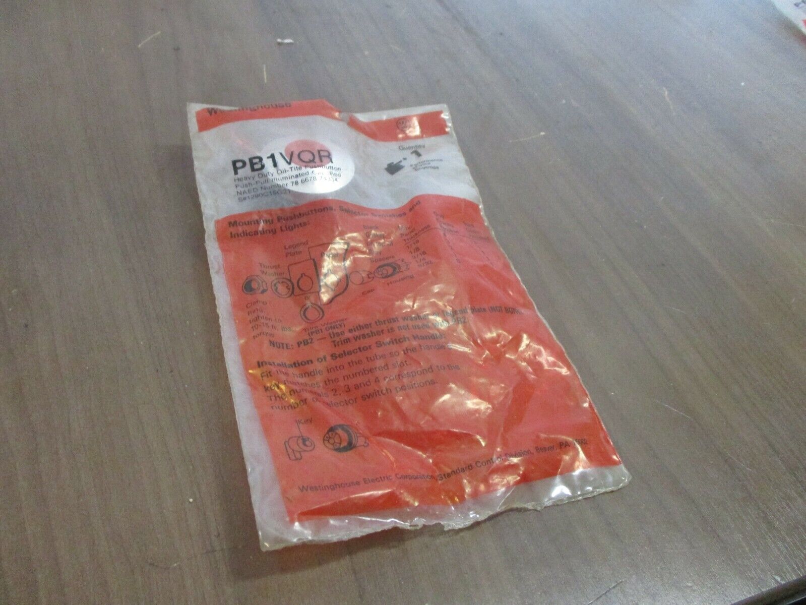 Westinghouse Illuminated Pushbutton Cap PB1VQR Red Heavy Duty Oil-Tite