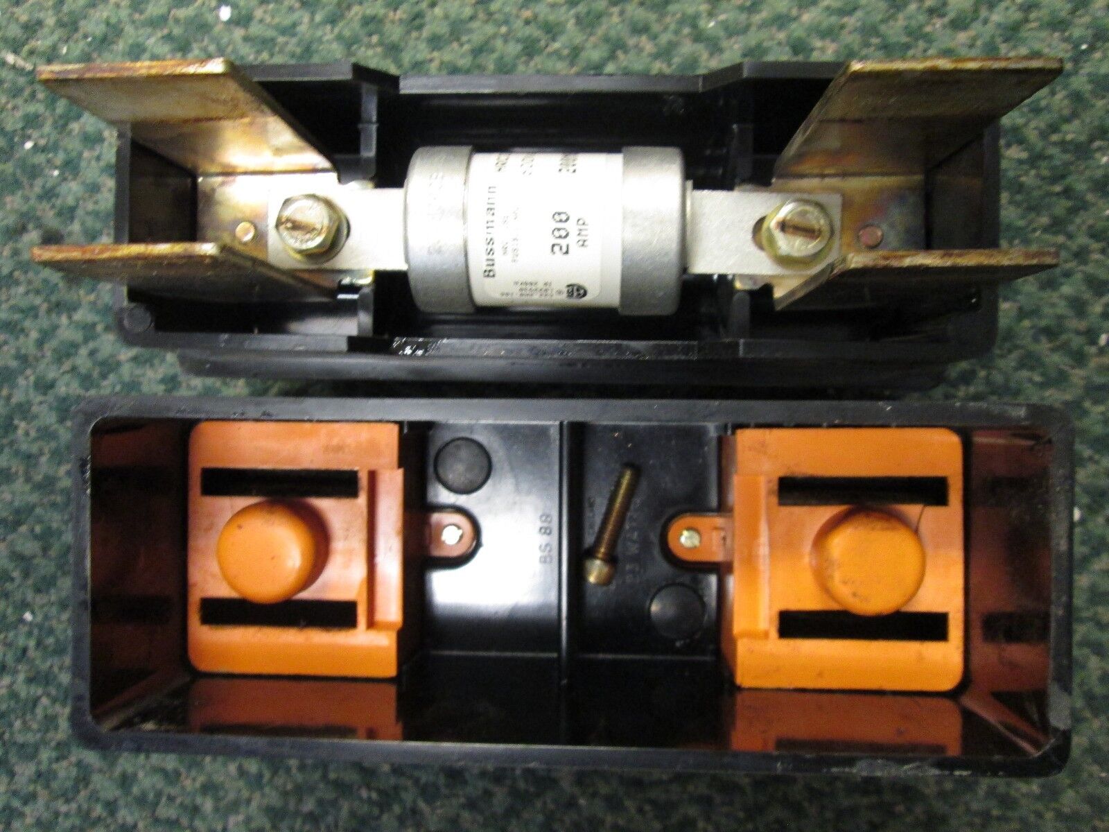 Bussmann Pull Out Fuse Holder 200M09CB 200A 600V 1P Used