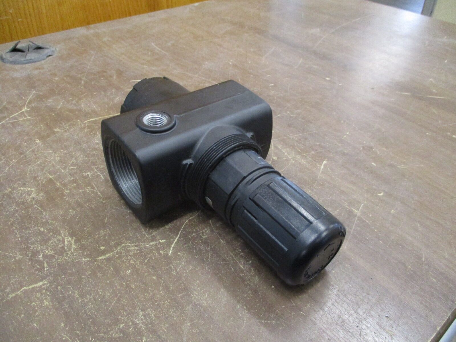 Norgren Regulator R17-B00-RGLA Inlet: 300 PSIG Max Range: 0-125PSIG 175° F Max