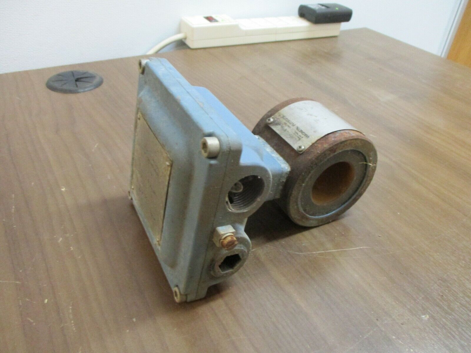 Rosemount Magnetic Flowtube 8711RRE015R1 150PSI Nema 4X Explosion Proof Used