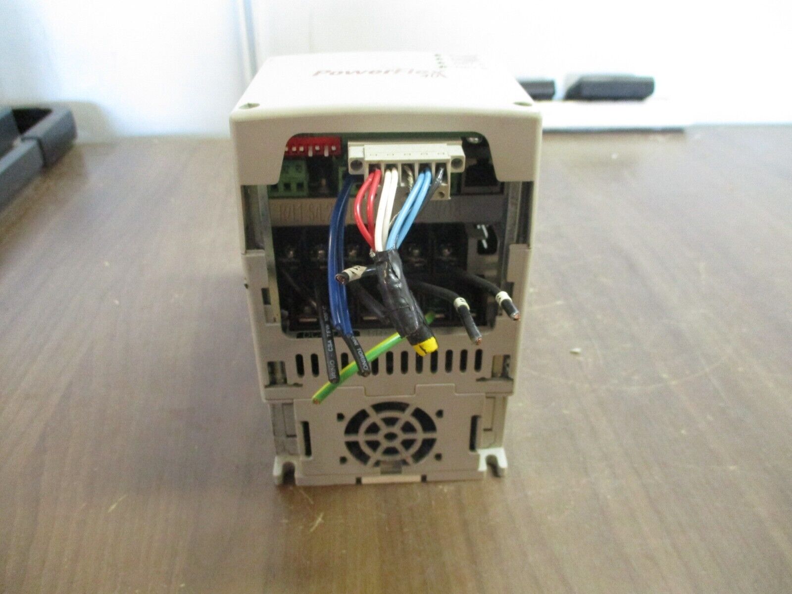 Allen-Bradley PowerFlex 40 AC Drive 22B-D2P3N104 1HP 3Ph Out: 0-460V 2.3A Used
