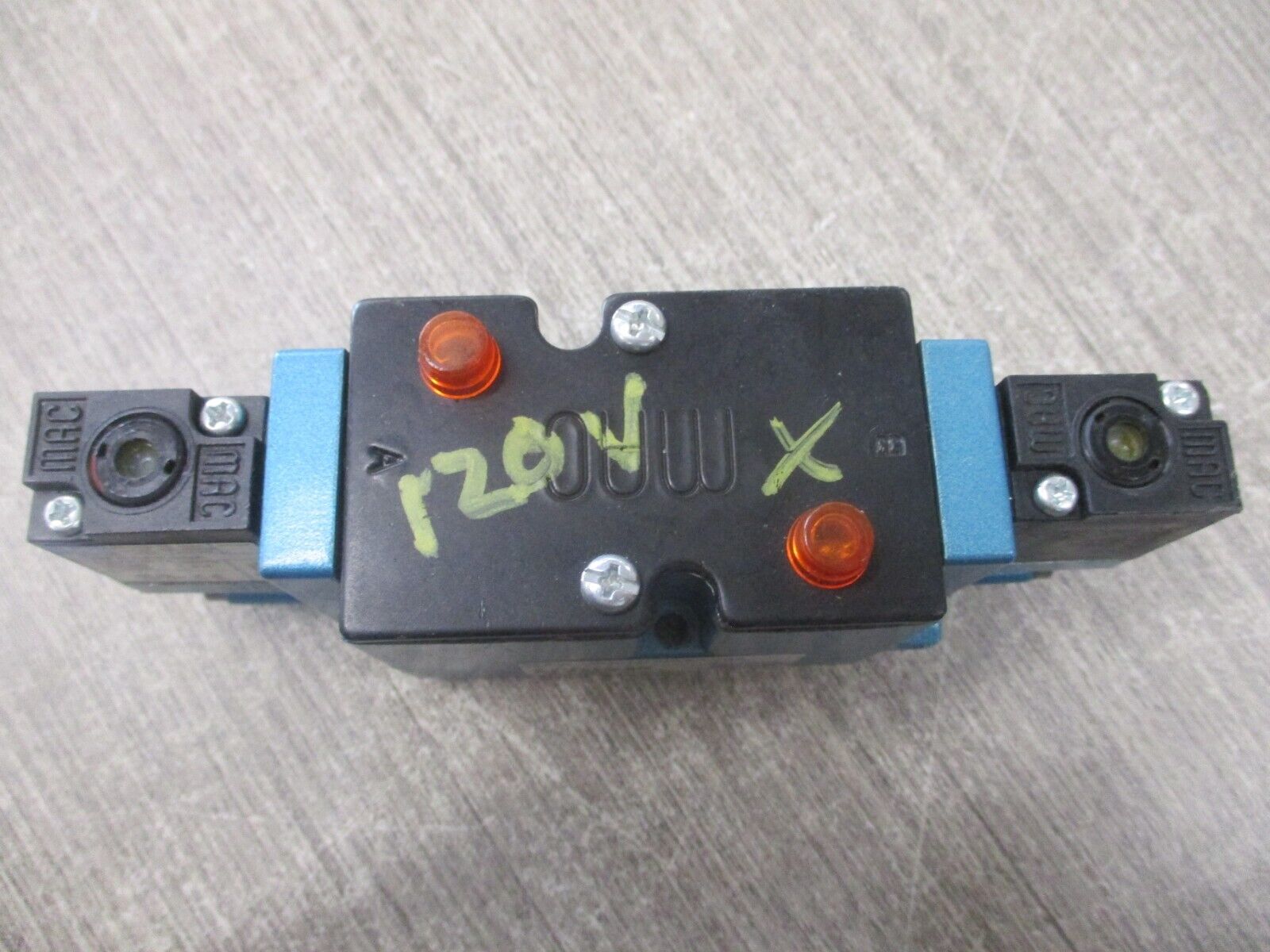 MAC Solenoid Valve 82A-BC-000-TM-DAAP-3DA Used
