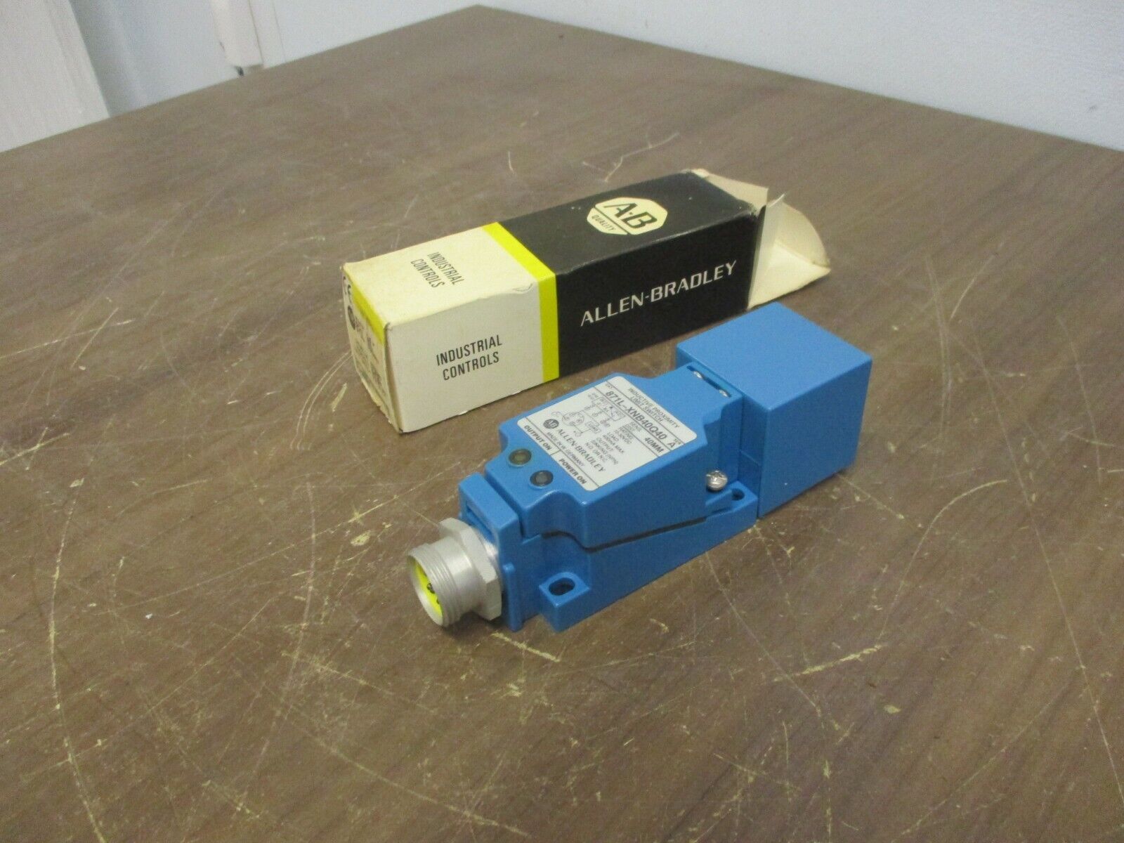 Allen-Bradley Proximity Limit Switch 871L-XNB40Q40 New Surplus