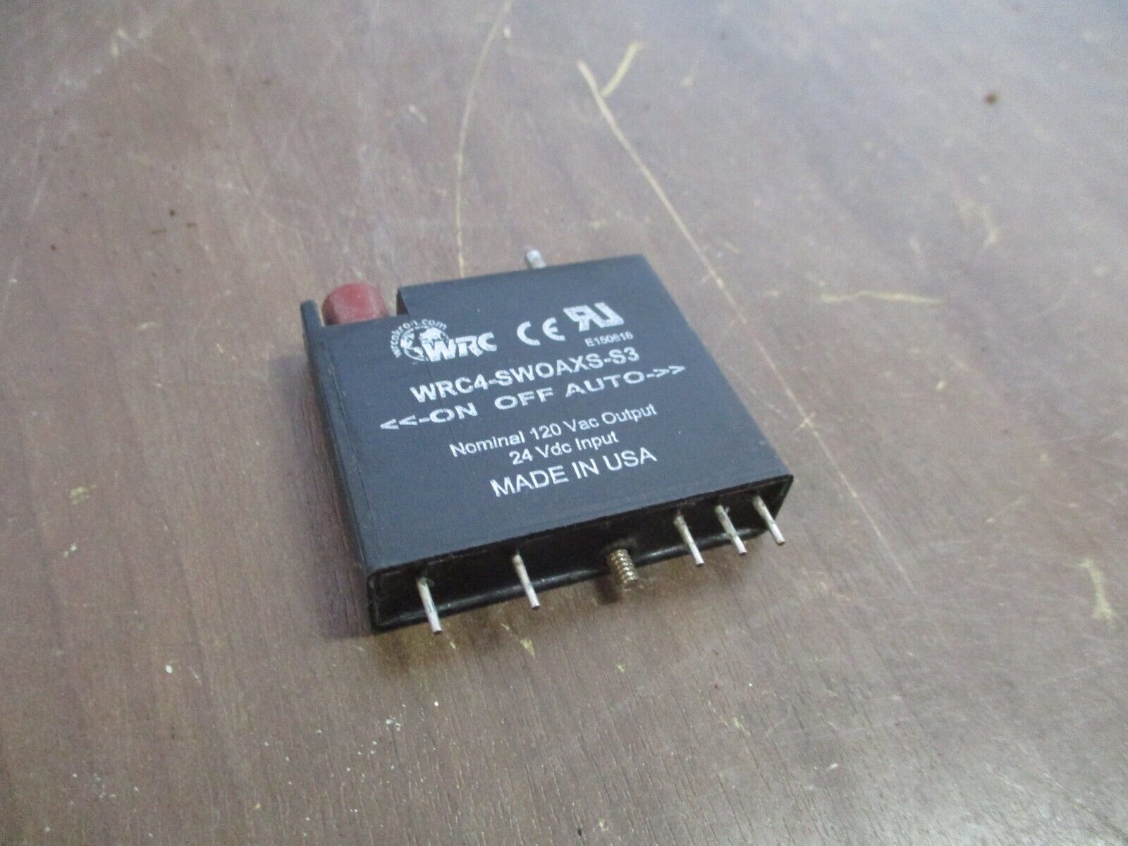 WRC Output Module WRC4-SWOAXS-S3 120VAC Output 24VDC Input Used