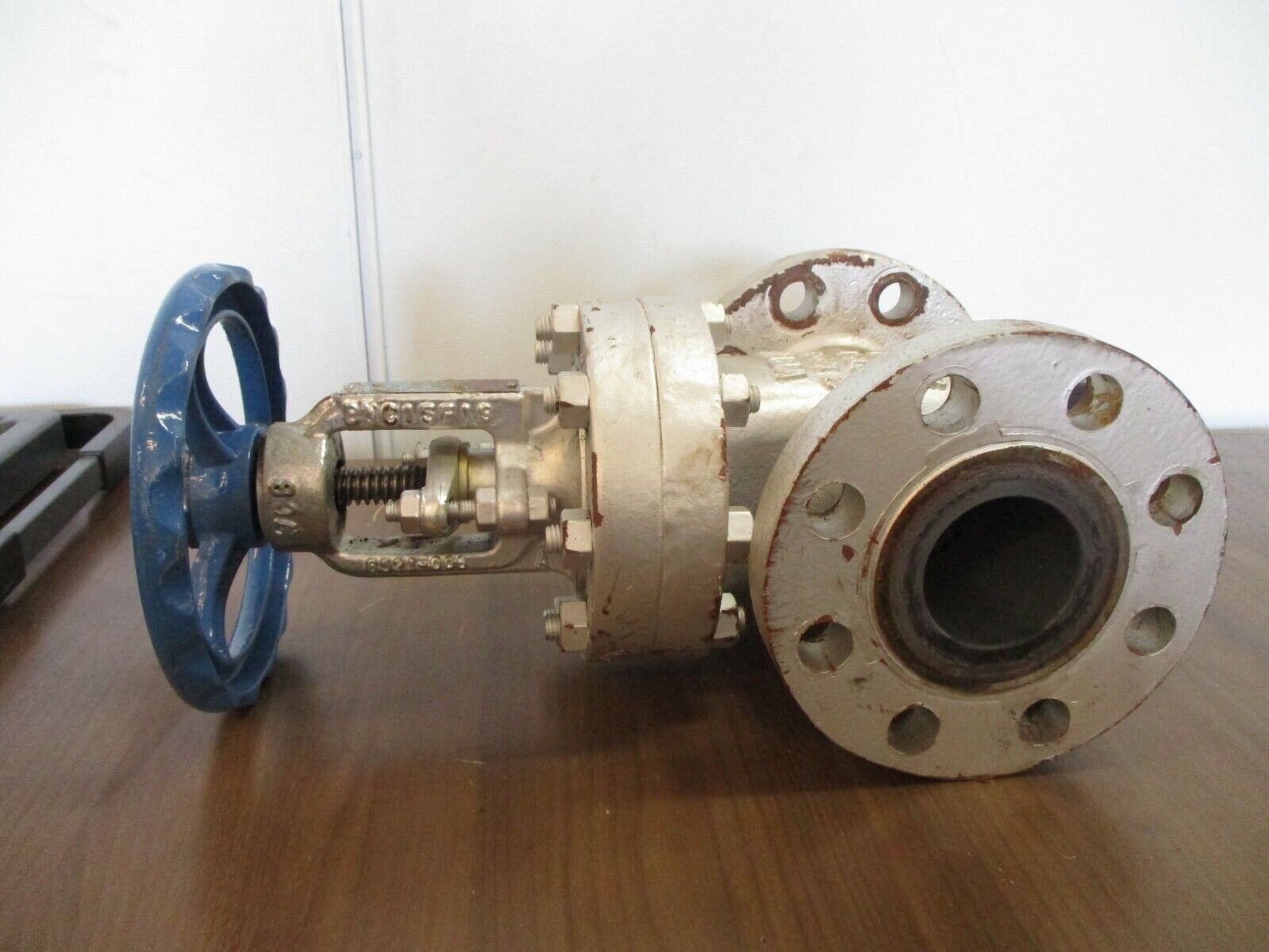 Velan Gate Valve F09-1064C-02TY-W320 Mod. A Size: 2 1/2" Class: 300 Body: WCB