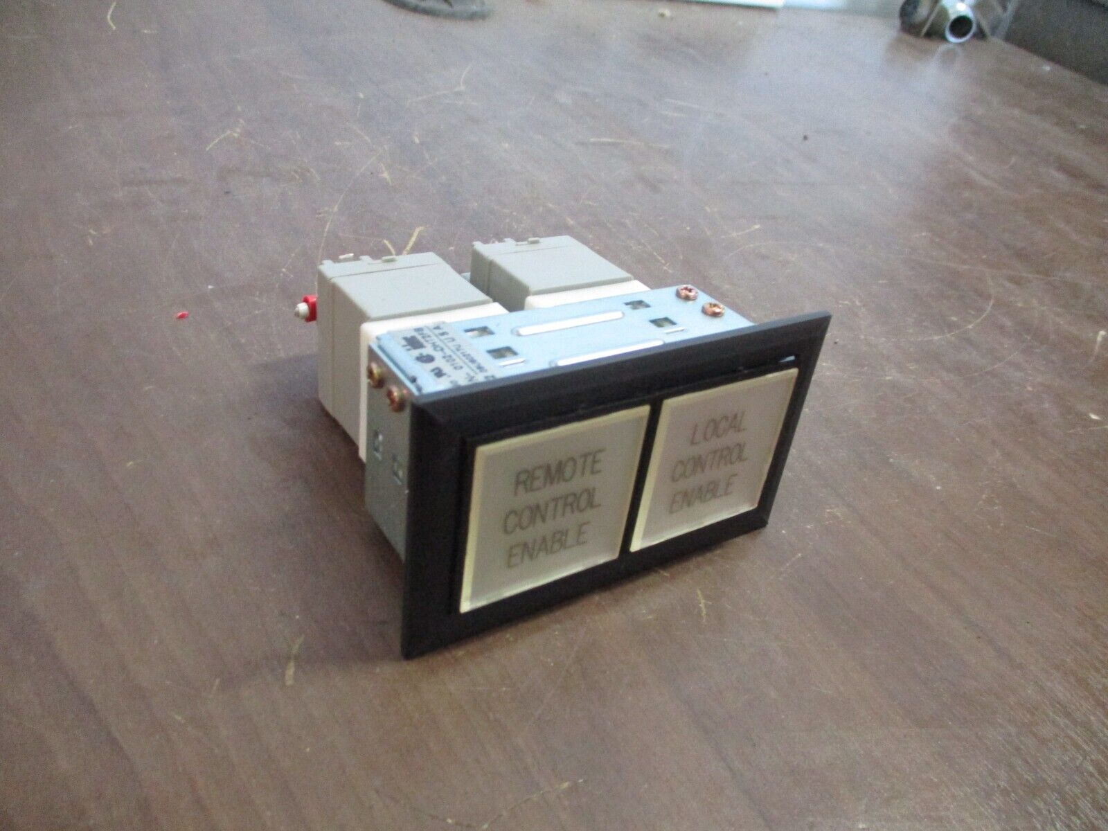 Idec Annunciator SLC40N-0102-DHT2FB-NKCR2 Remote Control Enable Used