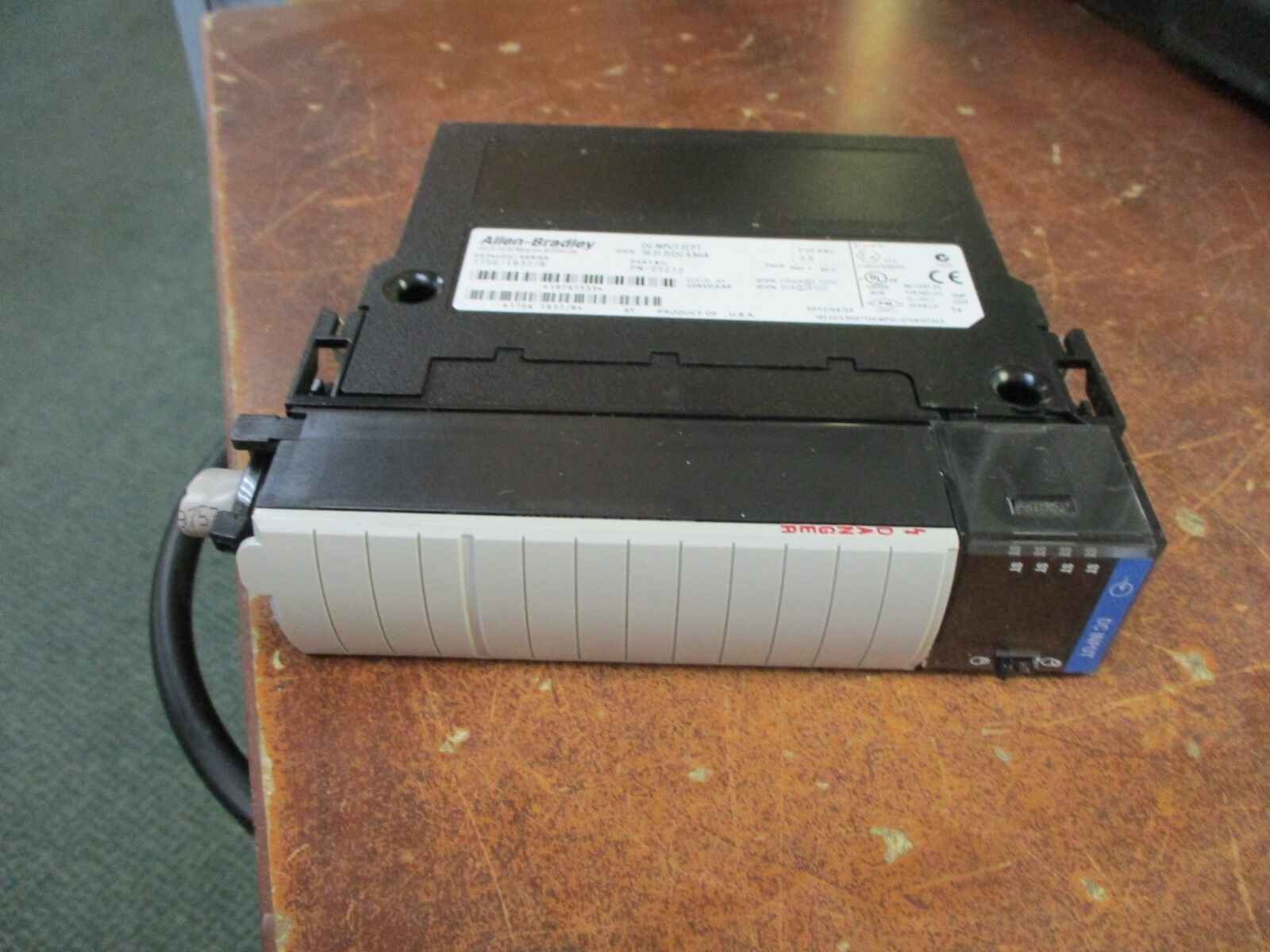 Allen-Bradley DC Output Module 1756-IB32/B F/W Rev.: 3.5 32-PT 10-31.2VDC 5.5mA