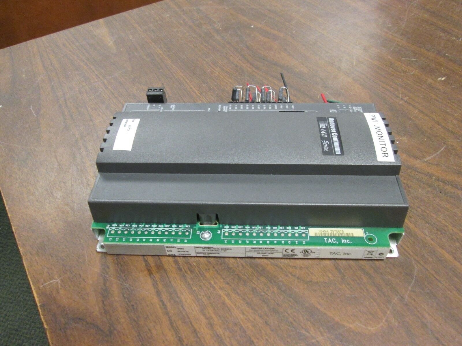 Andover Controls Controller I2608 Input: 24VAC 19VA 50/60Hz 12-28VDC 11W Used