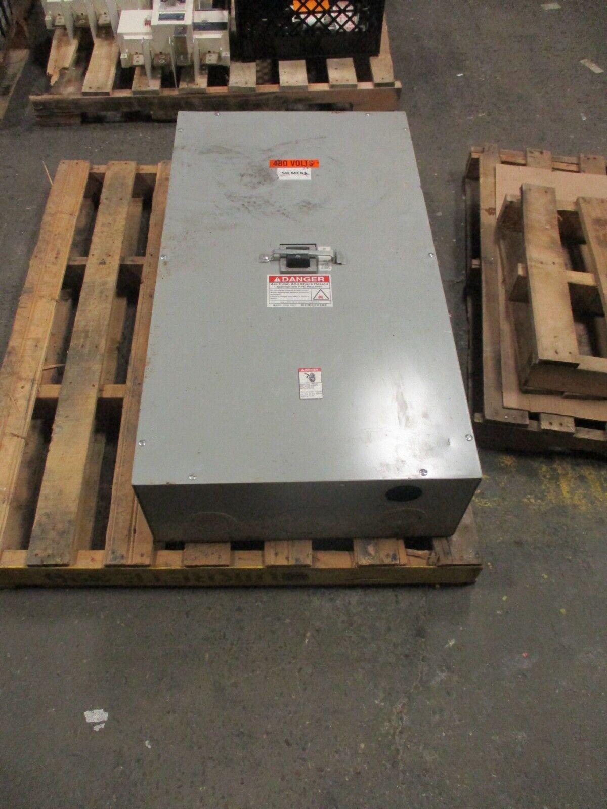 Siemens Enclosed Circuit Breaker HJD63F400 225A 600V 3P