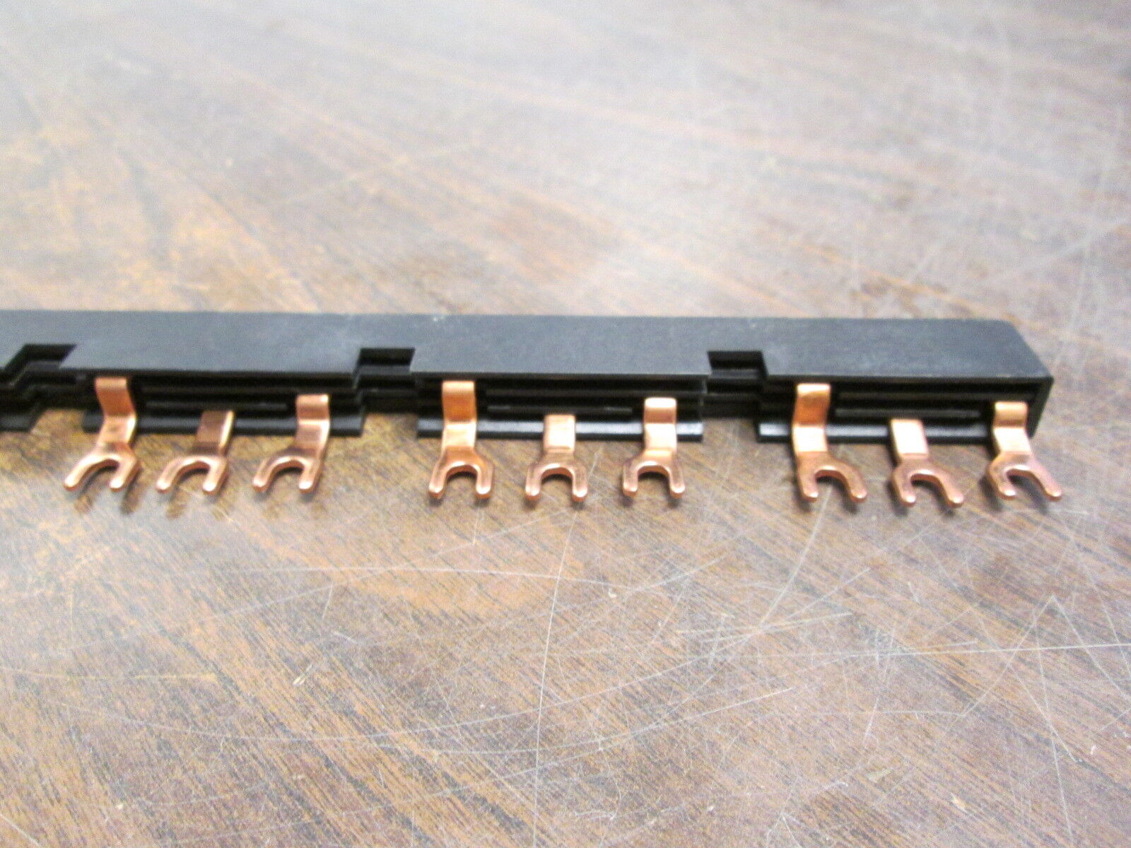 Allen-Bradley BusBar 140M-C-W545 Ser. A 64A 600V Used