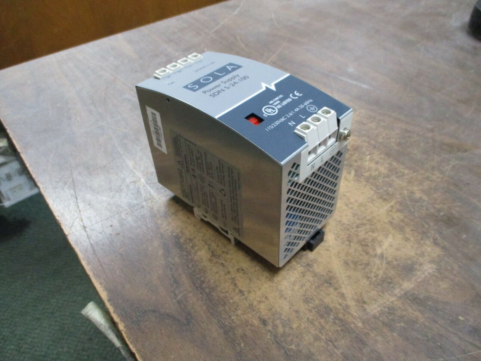 Sola Power Supply SDN 5-24-100 Input:115/230VAC 2.6/1.4A 50-60Hz Used
