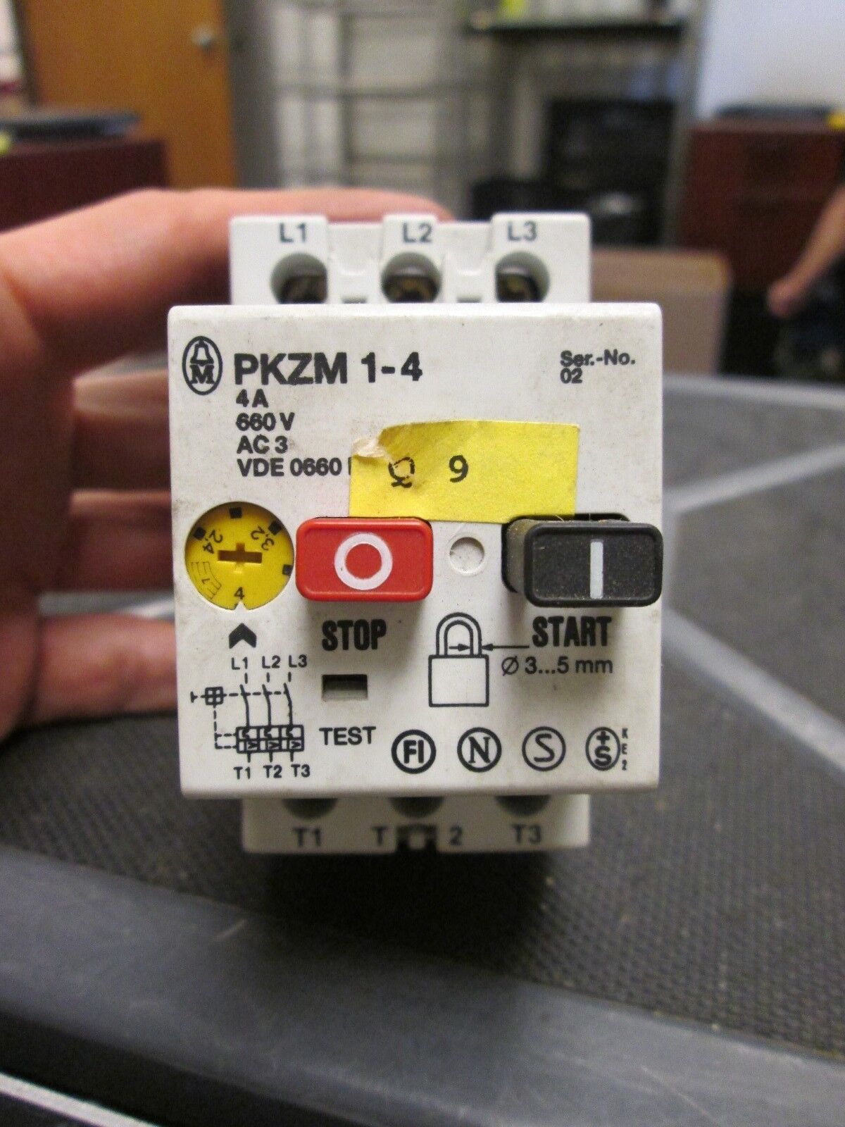 Telemecanique  Manual Starter  GV2-M22  20-25A  600V Used