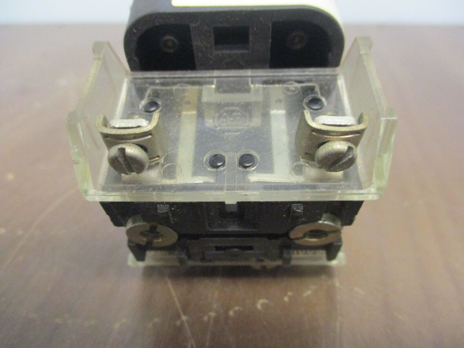 Allen-Bradley Illuminated Push Button 800T-QB12 Ser. N Amber Used
