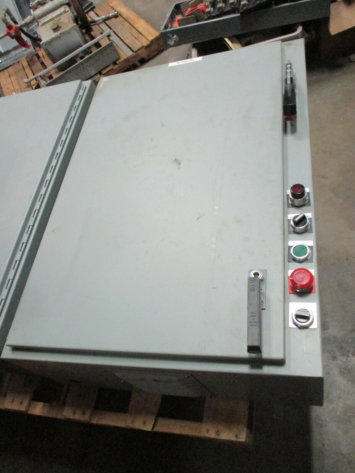 Hoffman Disconnect Enclosure A-36SA2610LP 30A 600V Type 12,13 Used