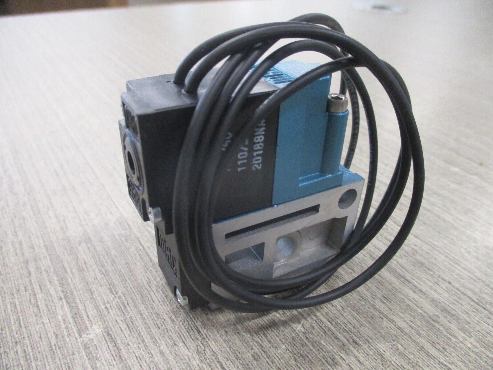 MAC Solenoid Valve 35A-BAE-DAAA-1BA New Surplus