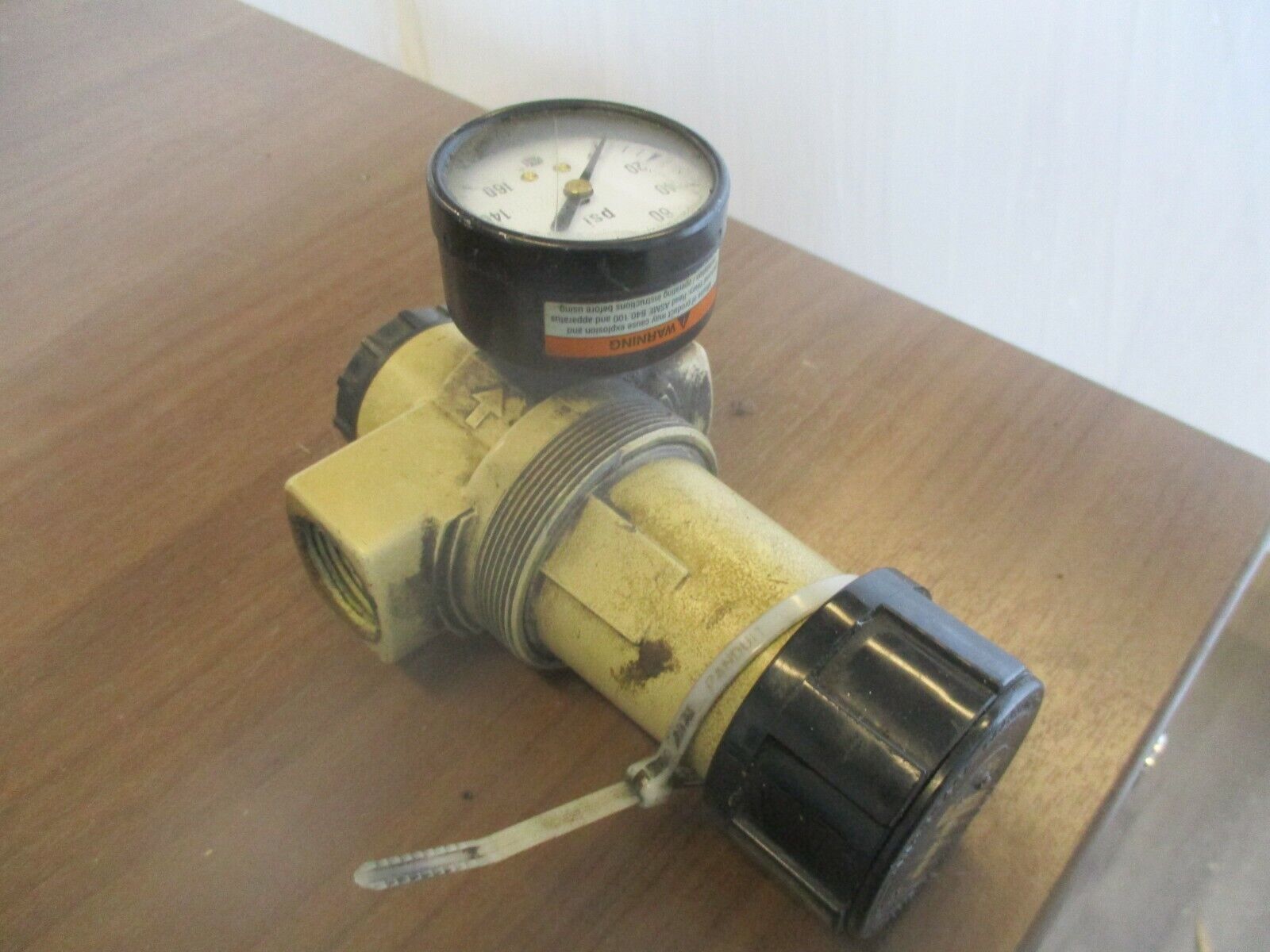 Norgren Regulator R12-600-RGLA Inlet: 300PSIG Outlet: 125PSIG 175°F Used