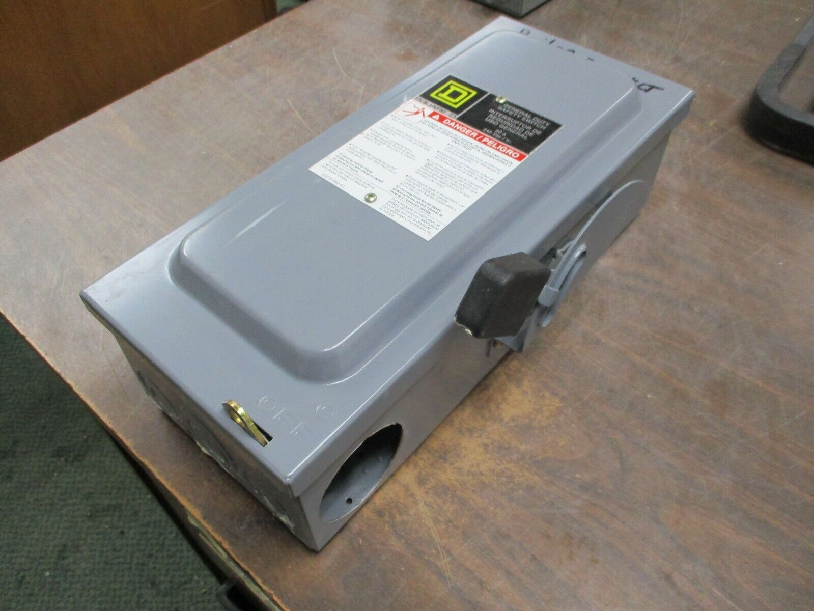 Square D Fusible Safety Switch D222N 60A 240V 2P Used
