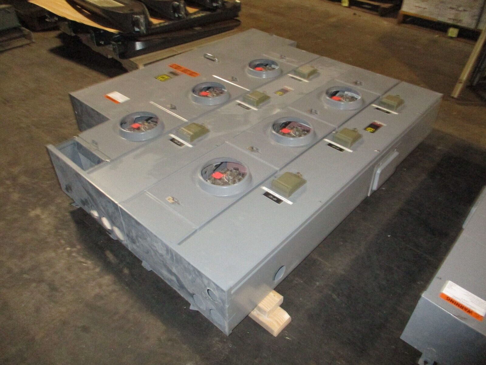 Square D 3R EZM Meter Center w/ Terminal Box EZM743200R / EZM4800TBR 6-Position