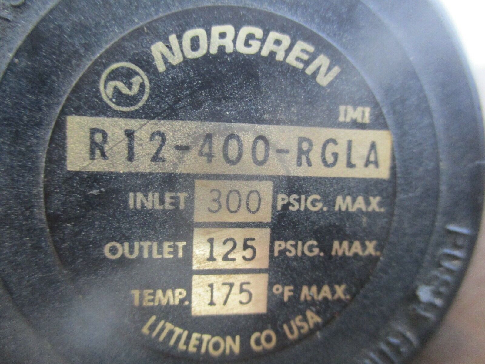 Norgren Regulator R12-400-RGLA Inlet: 300PSIG Outlet: 125PSIG 175°F Used