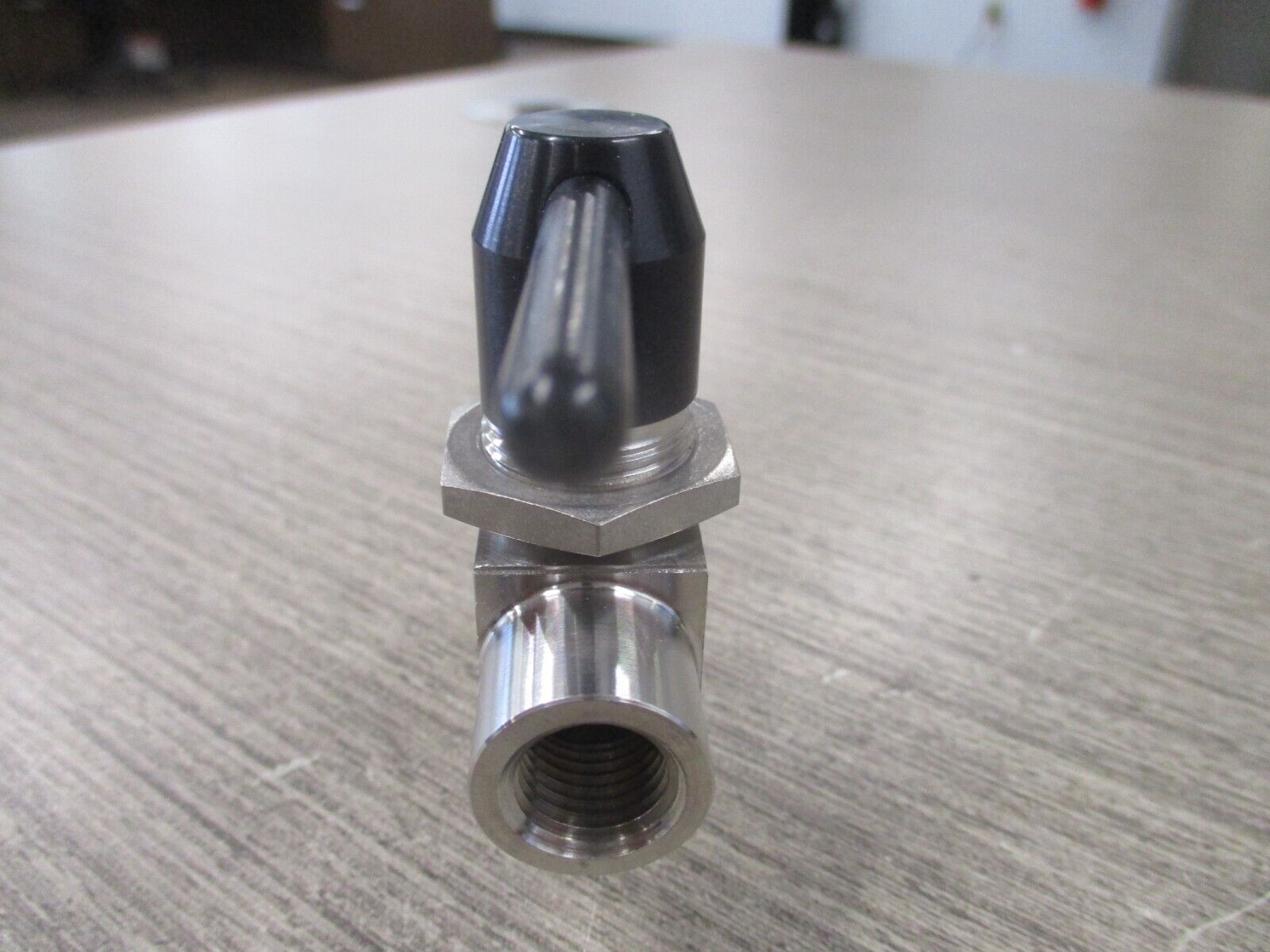 Swagelok Stainless Steel 3-Way Ball Valve SS-43XLF4-BKB-KL 2500 PSI New Surplus