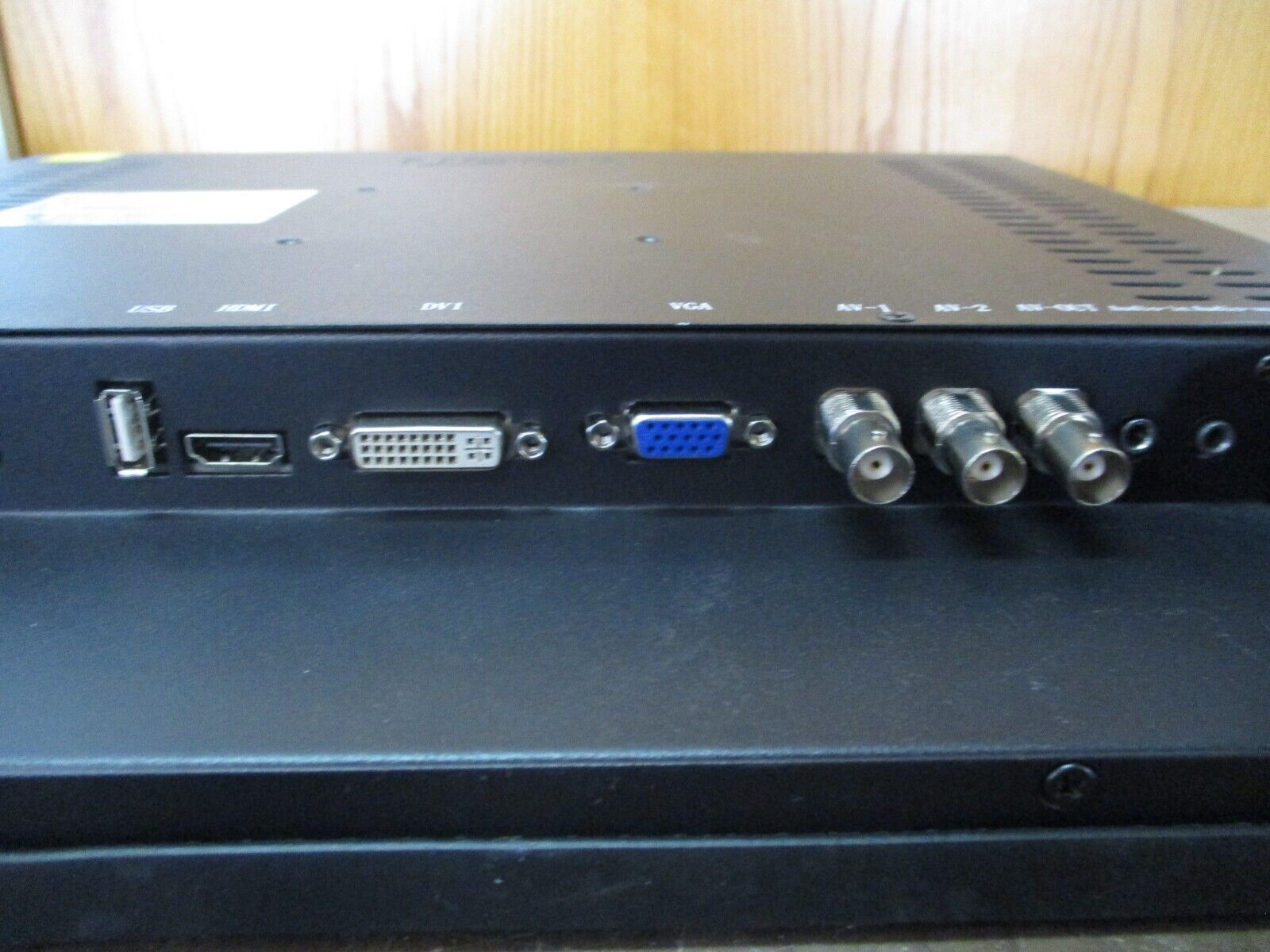 User CCTV LCD Monitor US-M1901P 19" 100-240VAC *No Power Cord, Scratched Screen*